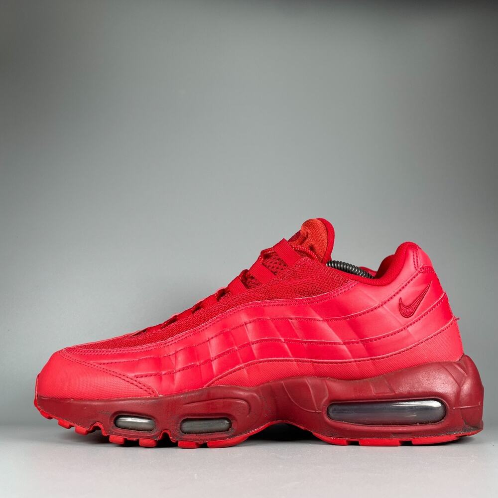 Nike Air Max 95 Men's 10.5 Triple Varsity Red Athletic Sneakers Casual Shoes GUC